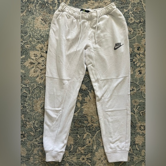 White/Light gray Nike Sweatpants - Size medium - Only worn once - Picture 1 of 3